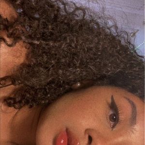 Meet your Posher, Samara